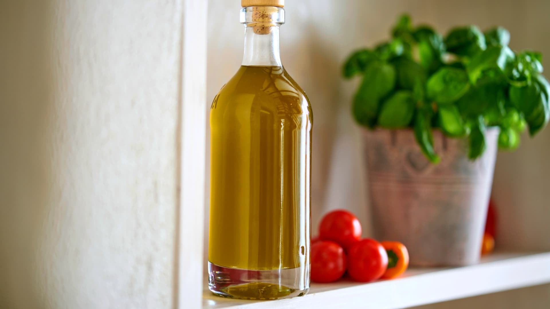 Extra Virgin Olive Oil Shelf Life - Vimarsana News