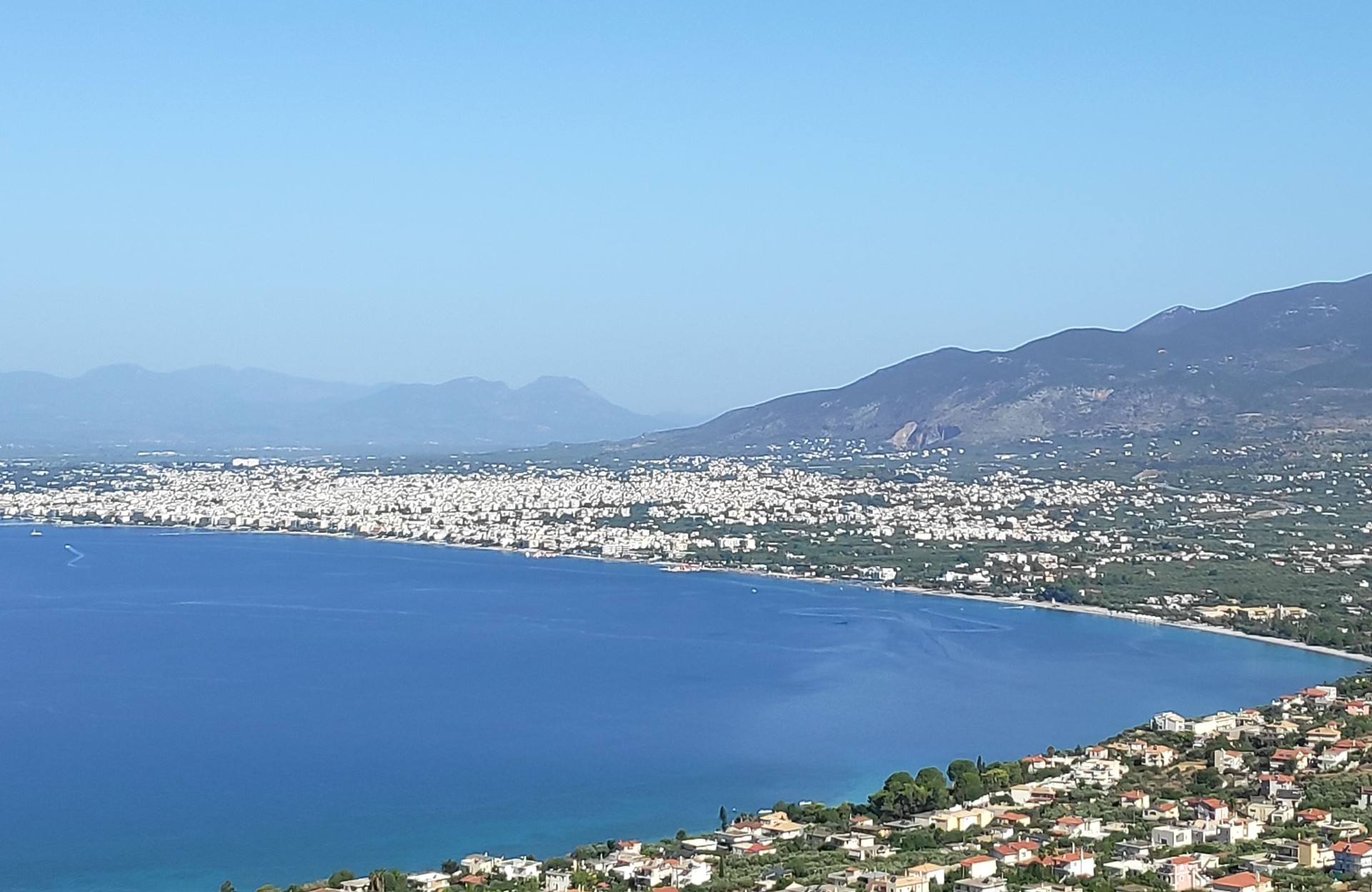 View of Kalamata from the surrounding hills (Photo: Olive Oil Times)