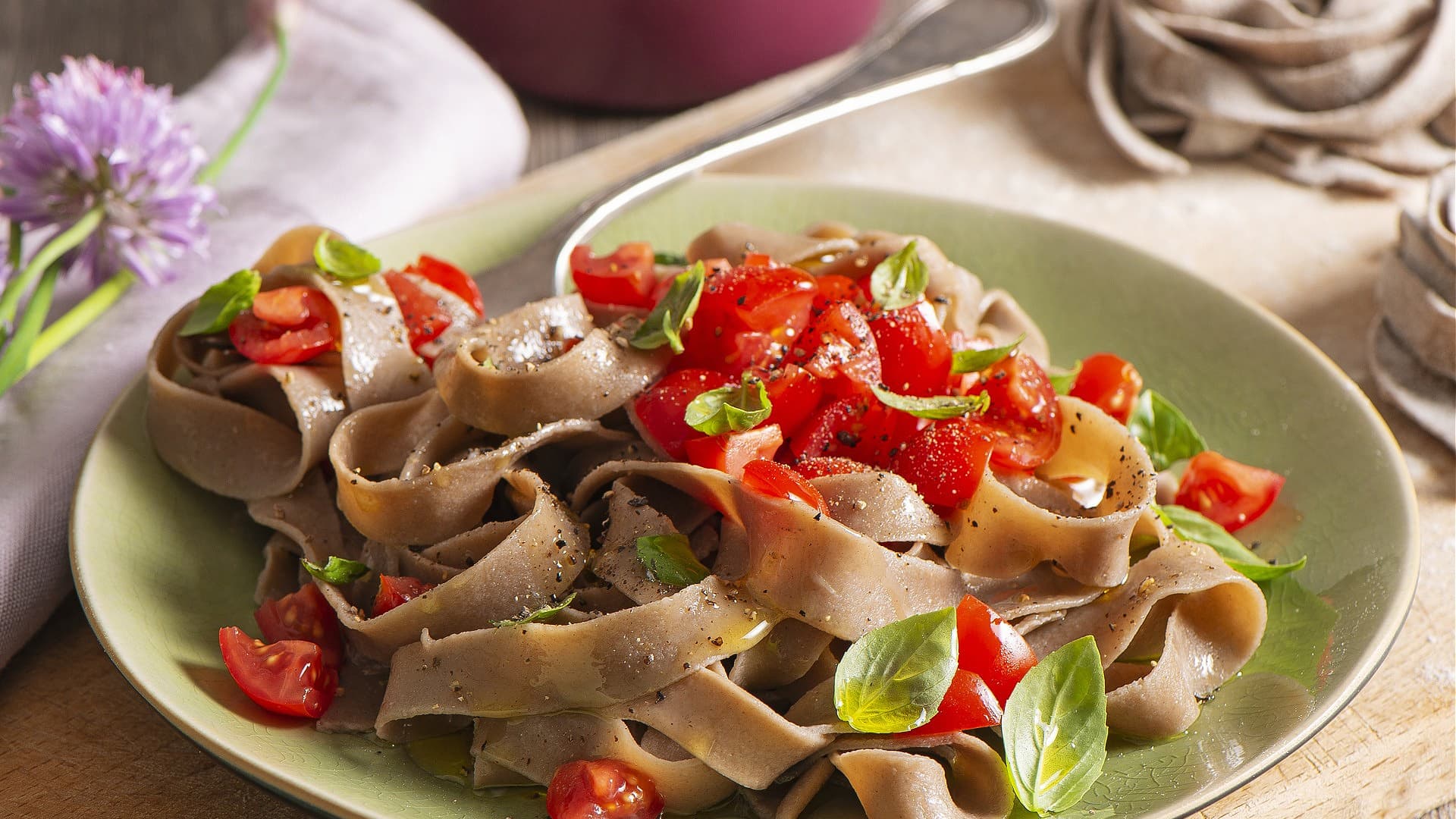 Tagliatelle Quadrata feito com farinha de grilo