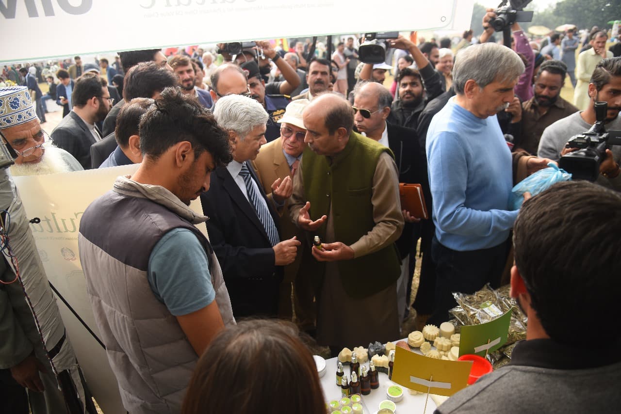 Government officials, students and curious consumers attended the event to learn more about Pakistan’s fledgling olive oil sector. (Photo:PakOlive)