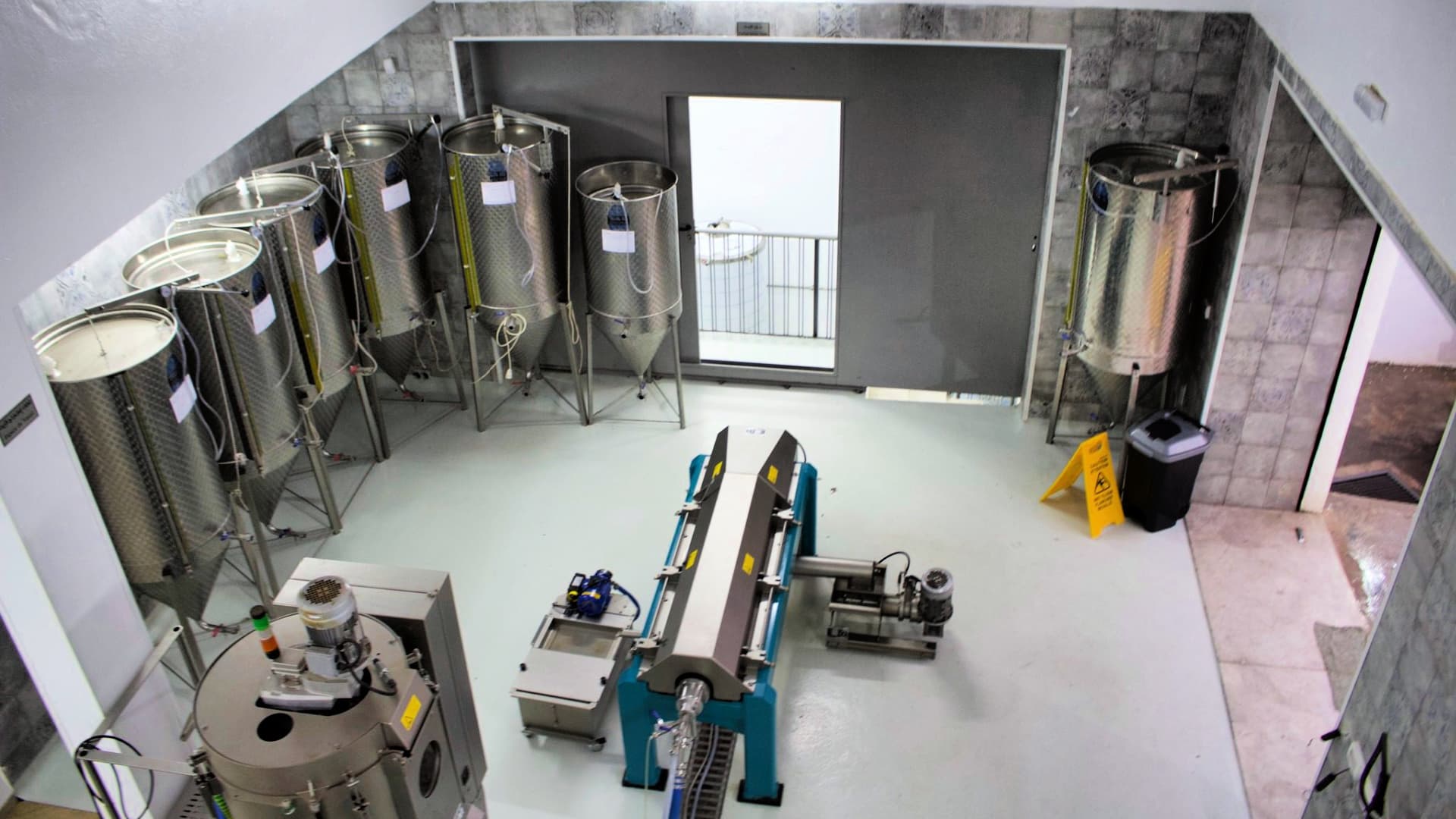 After seeing the old, the Sfax Oleo Tour takes visitors to the modern Dear Goodness olive mill (Photo: Sfax Oleo Tour)