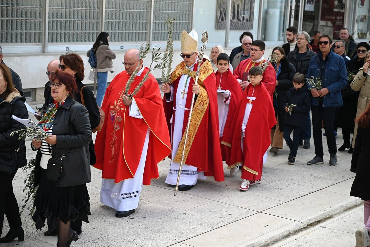 Blessing of olive branches and procession in Zadar (Photo: Foto: Ines Grbić)