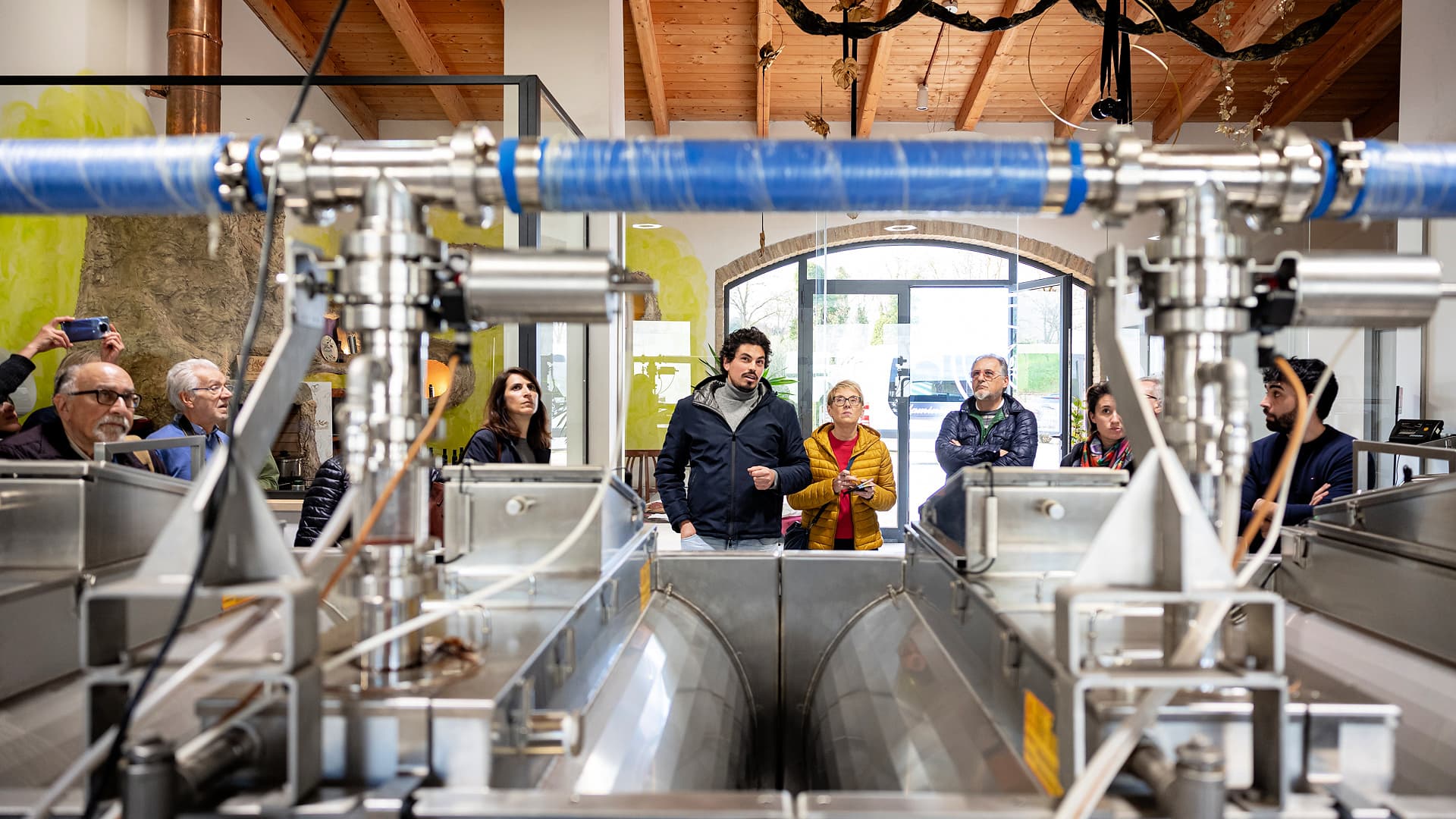 A visit at a mill in Bettona during the Umbria PDO Preview in February (Photo: Pierpaolo Metelli Strada dellOlio PDO Umbria archive)