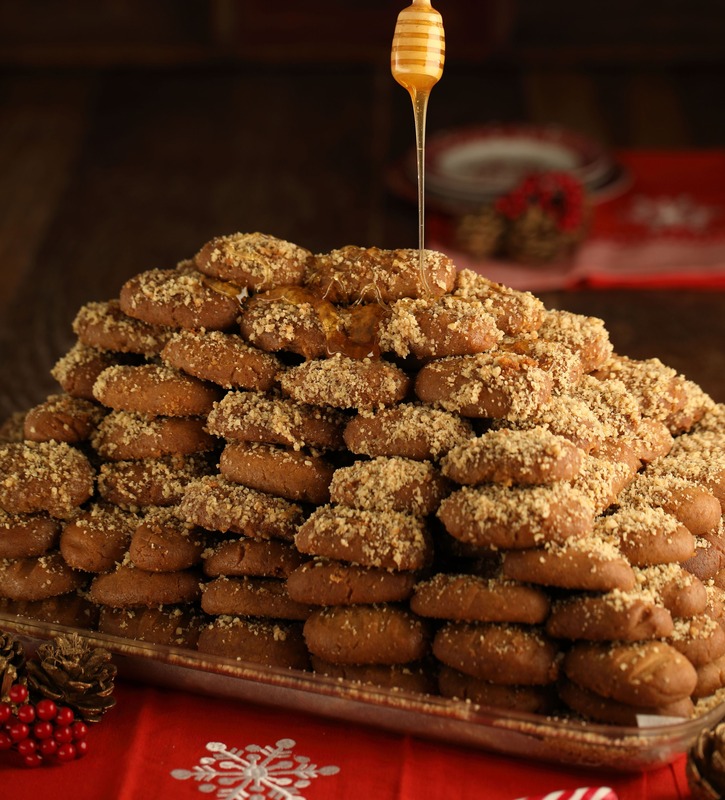 A pile of melomakarona (Photo: Konstantinos Daremas)