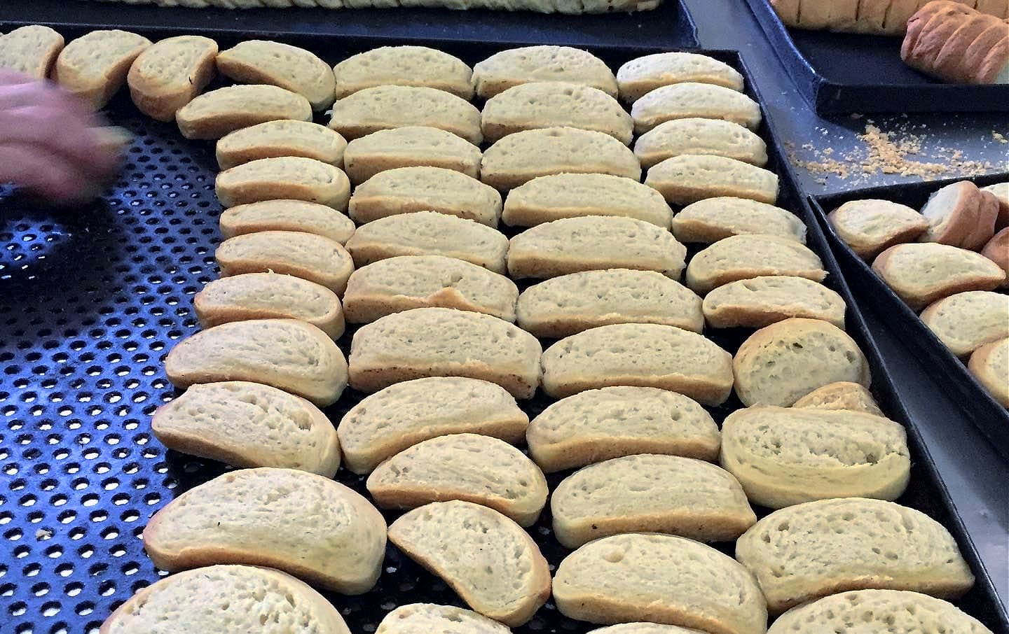 Baking olive oil rusks on Kythira (Photo: Karavas Bakery)