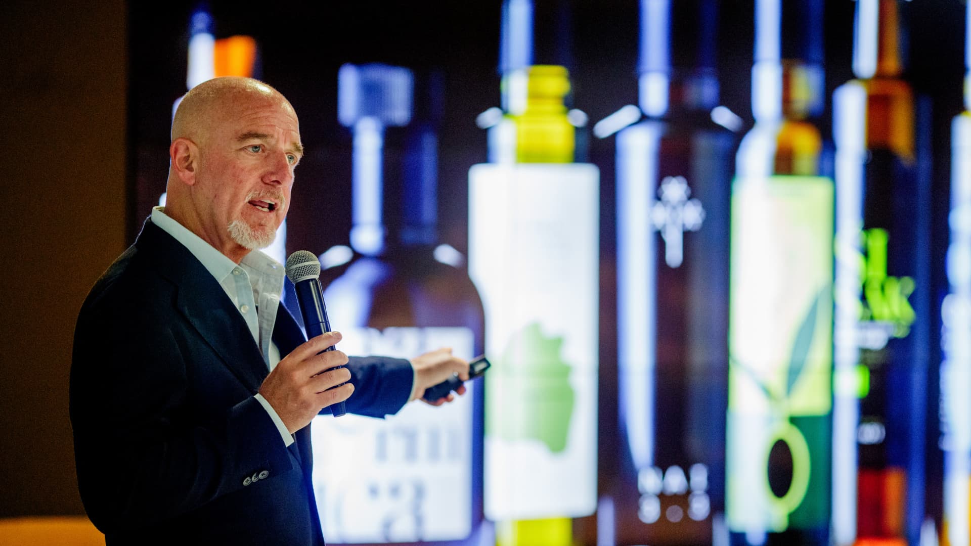 Curtis Cord addressed one hundred attendees at the International Symposium on Olive Oils of Croatia and the Adriatic Coast