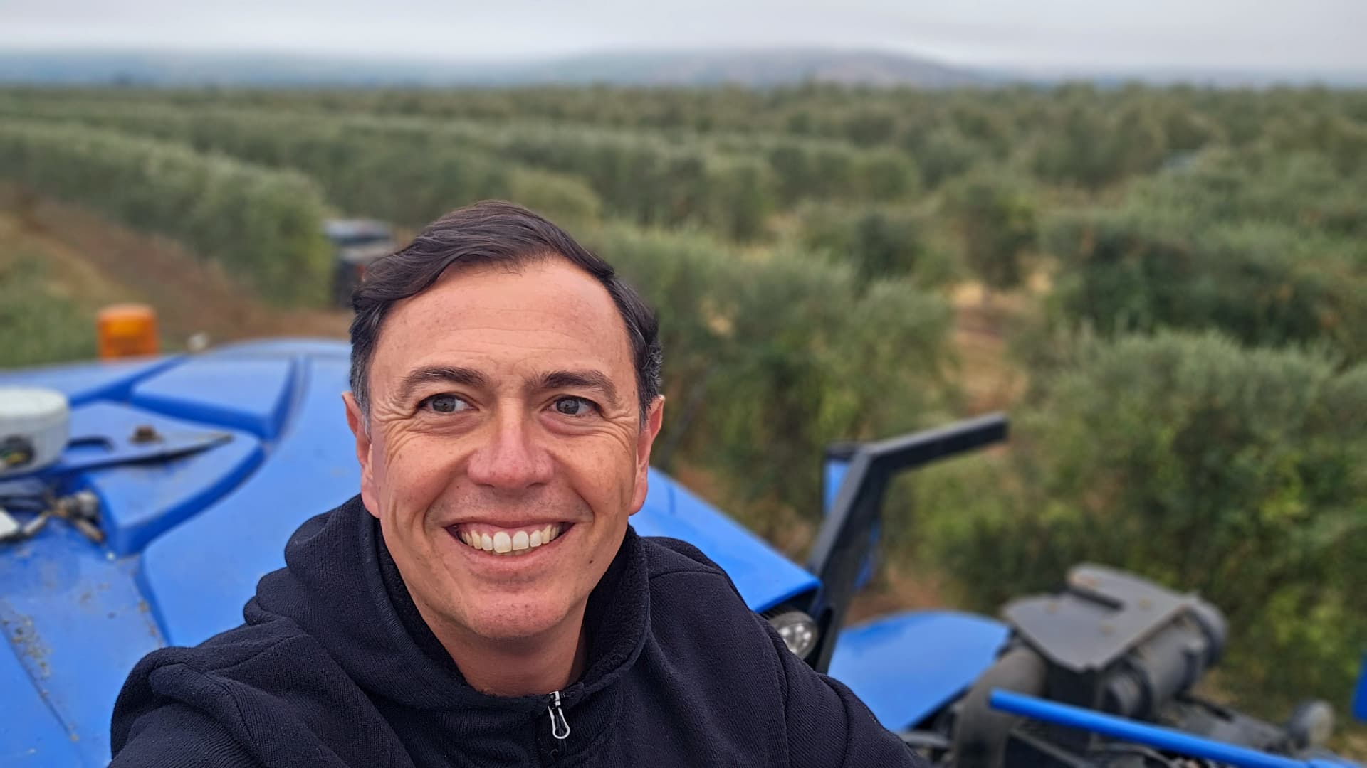 Along with a bumper crop, Fernando Carrasco Spano said the E.U.’s decision to drop tariffs on olive oils was another highlight in 2025. (Photo: Olivos Ruta del Sol)