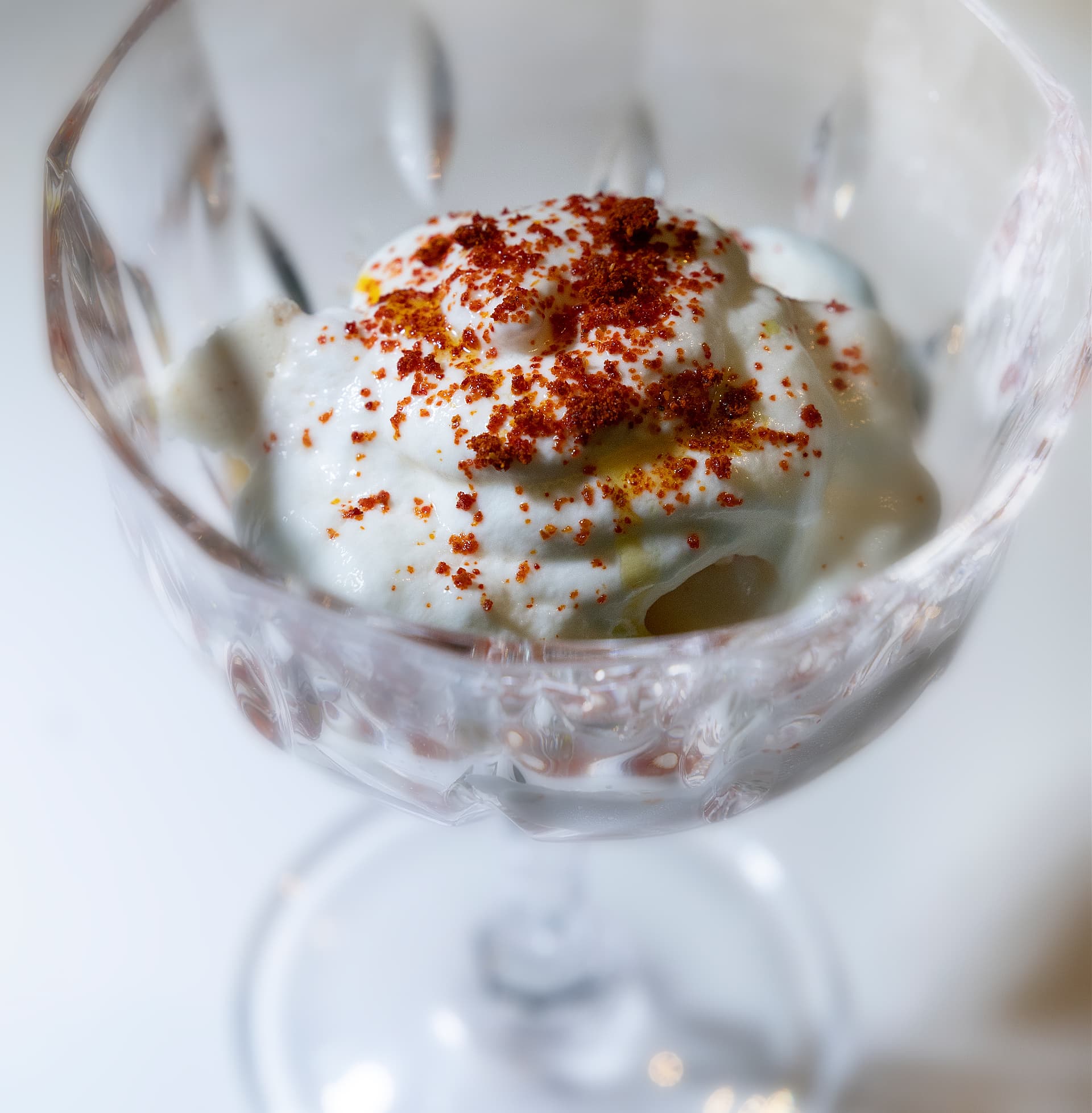 White chocolate cremoso, bell peppers, strawberries, and goat’s yogurt foam by Chef Andrea Perini (Photo by Consorzio Olio DOP Chianti Classico)