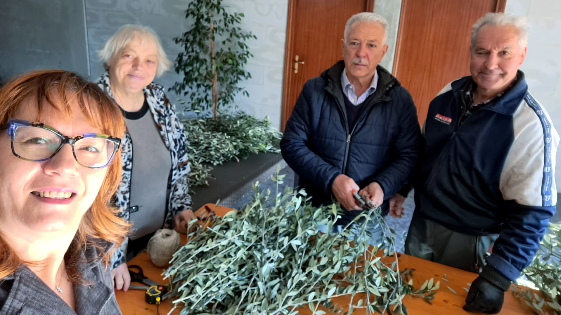 Growers from fifteen Olive Oil Cities of Umbria donated the olive branches for the Palm Sunday mass celebrated by Pope Leo XIV. (Photo by Città dell’Olio)