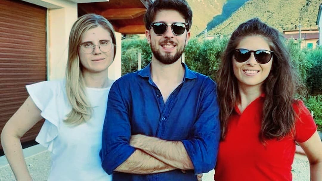 Sisters Francesca and Mariarosaria Tancredi and their cousin Alberto Di Santo returned to Solopaca from other cities and established a quality-driven project starting from their grandparent’s grove.