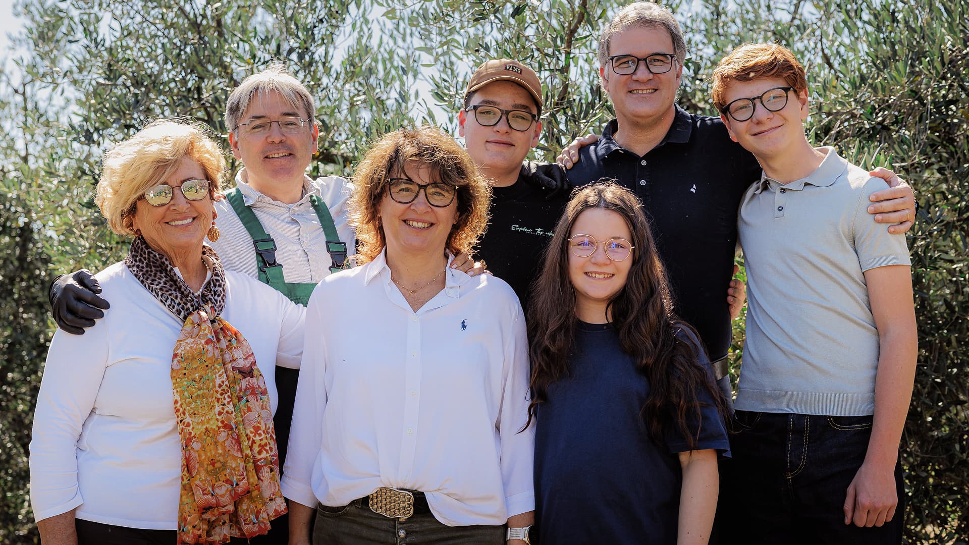 Anna Maria Sandi, Iacopo Gentilini and Chiara Gentilini, together with Chiara’s husband Damiani Violi and their children at the KALI estate in Castiglione della Pescaia, Tuscany.