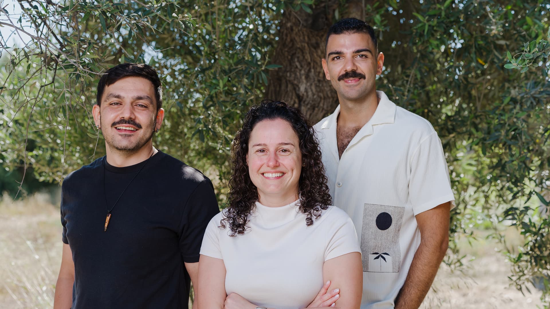 Afşaroğlu (right) co-founded Pit-to-Table shortly after returning to Cyprus during the Covid-19 pandemic. (Photo: Pit-to-Table)