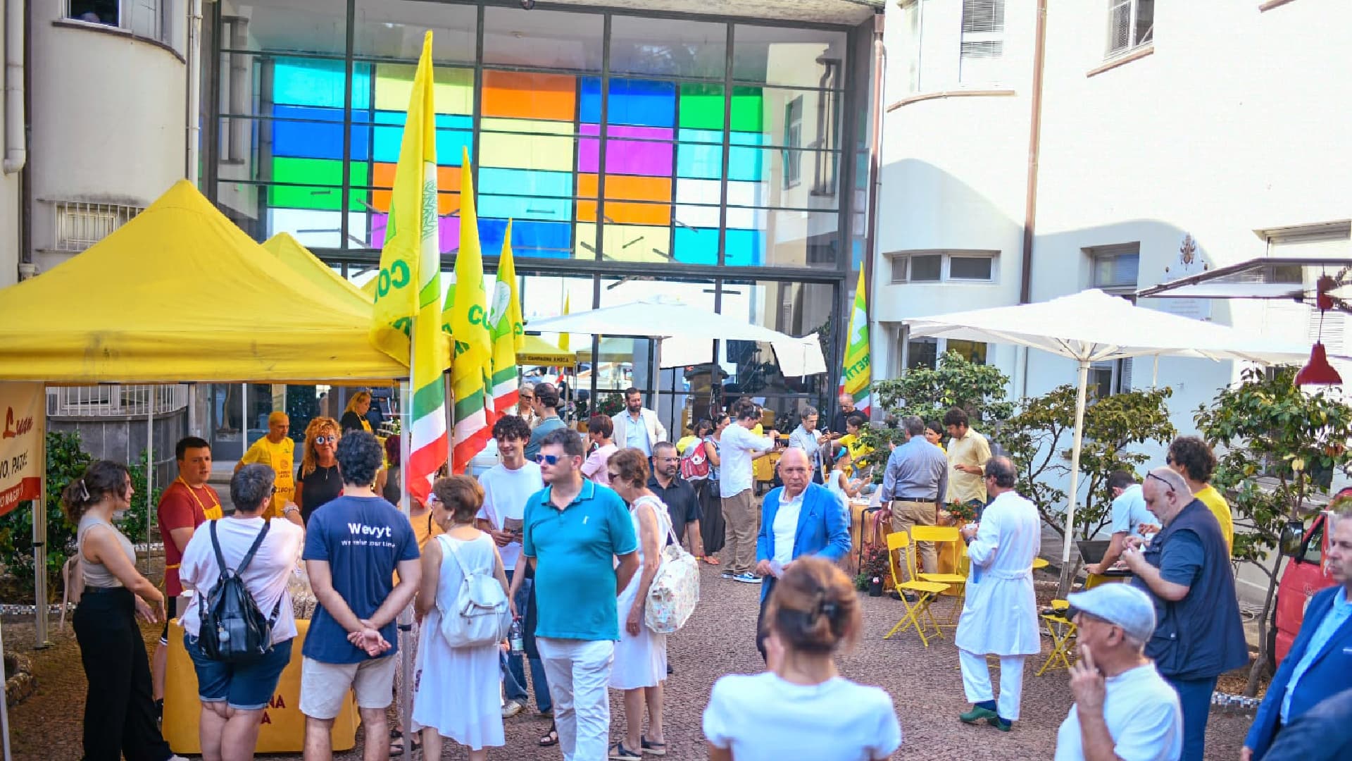 Campagna Amica per la Salute farmers’ market at Giannina Gaslini Pediatric Hospital in Genoa, Liguria (Photo by Coldiretti)