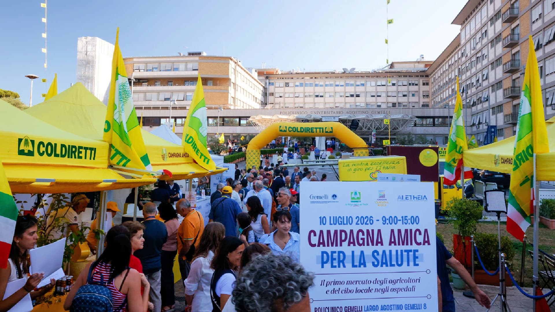 Campagna Amica per la Salute farmers’ market at the Agostino Gemelli University Hospital in Rome (Photo by Coldiretti)