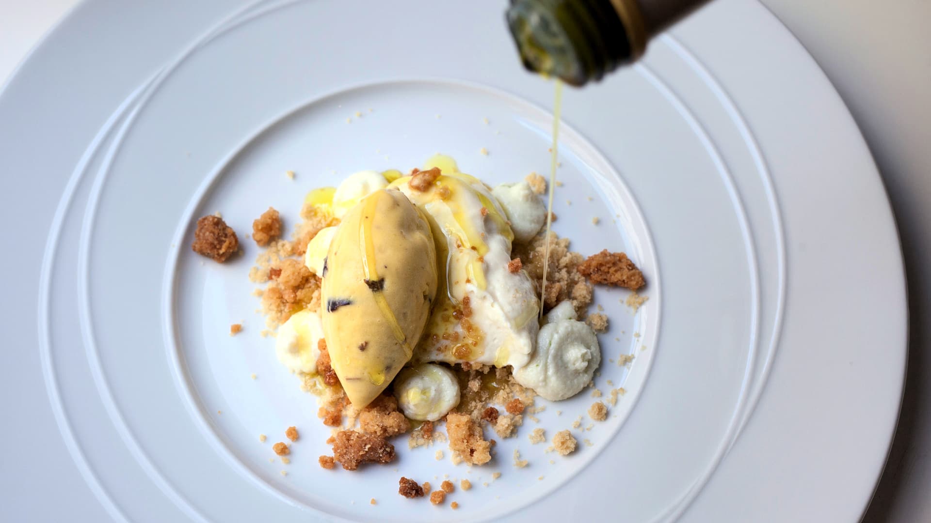 Olio dolce – Sweet Oil. (Photo: Andrea Moretti and Liudmila Musatova)