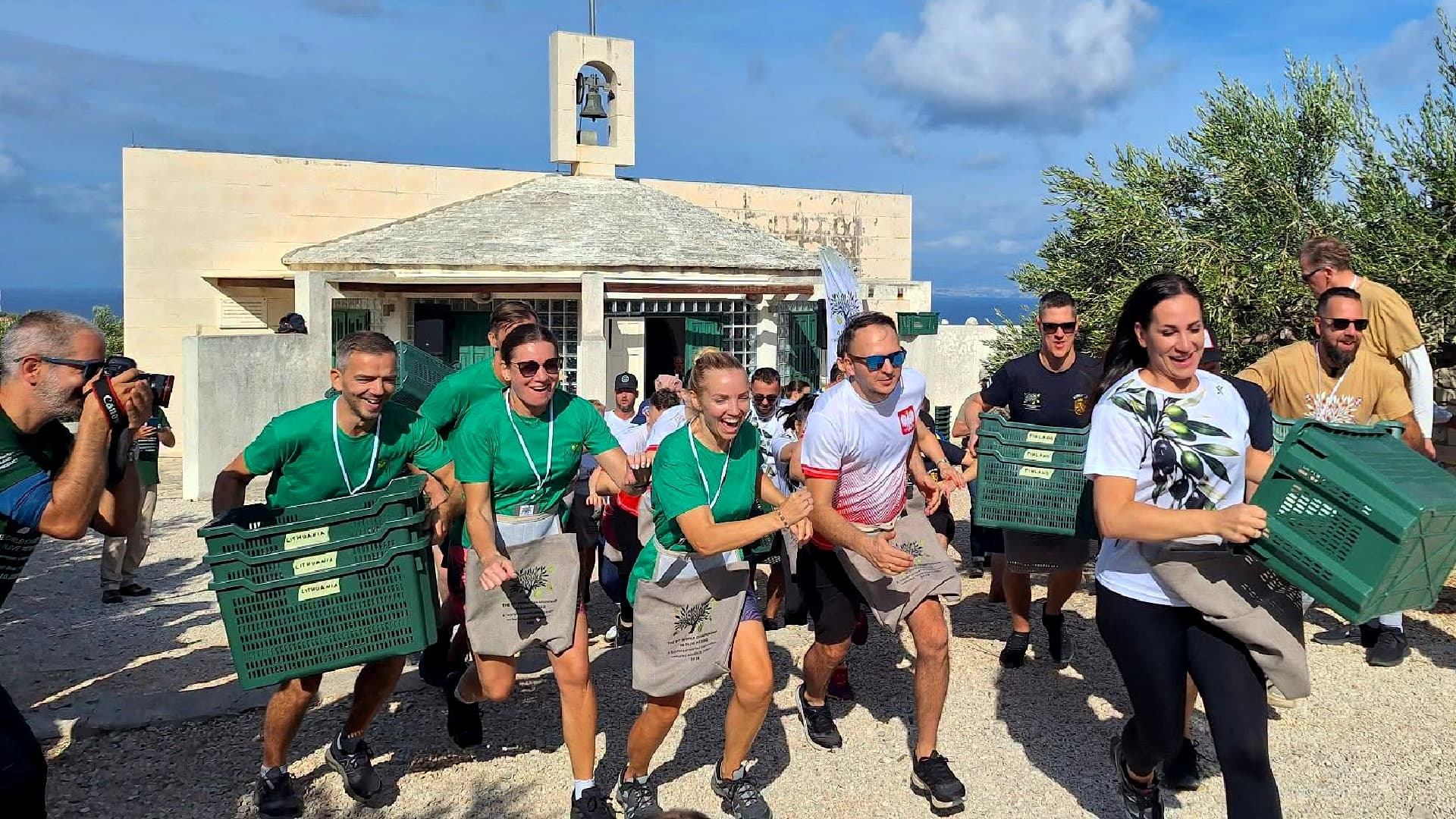 The Czech Republic finished second with 48.4 kilograms, followed by Poland with 46.6 kilograms. All three medal-winning teams came from countries without significant olive-growing traditions.